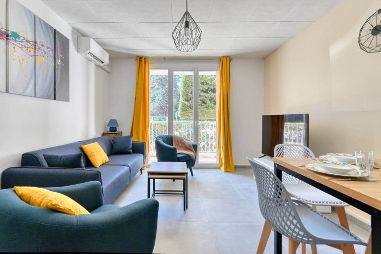 BELLE VUE – T5 rénové 75 m², 4 chambres, balcon et parking – Marseille 13009